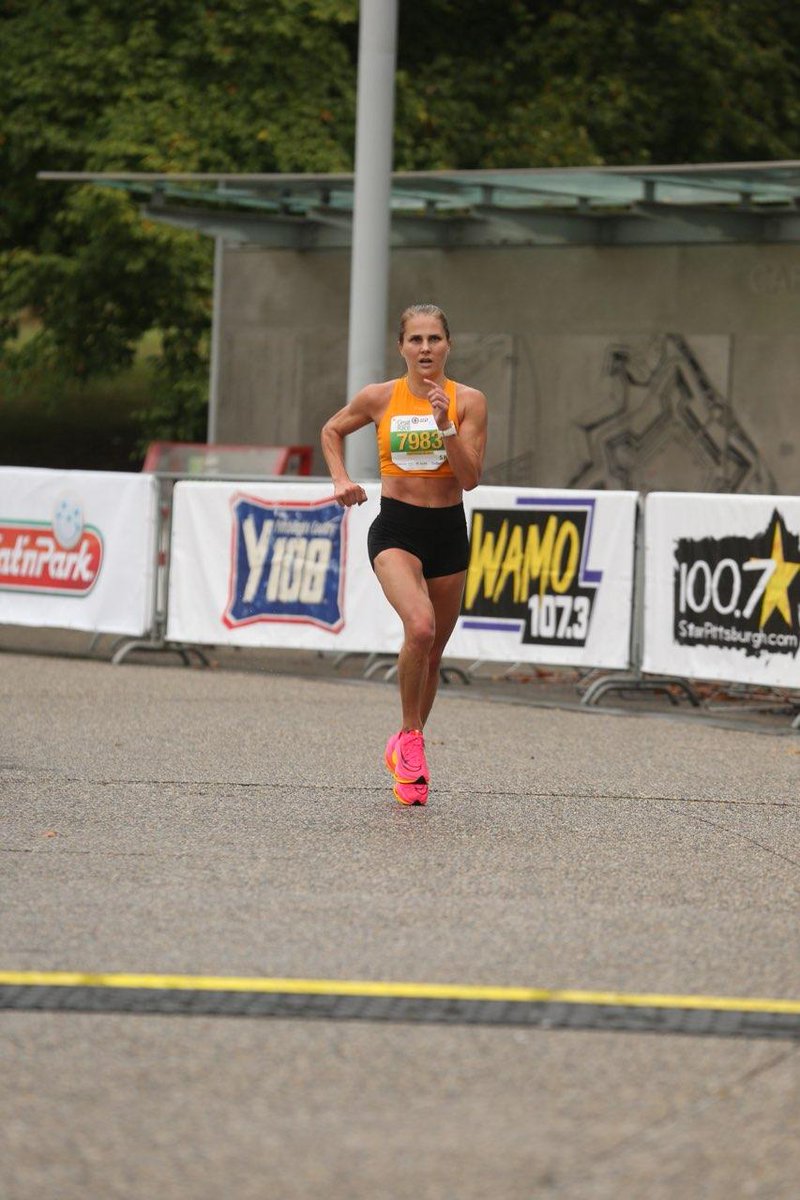 This is how a great runner should look, during the prep for the final sprint in a race. At 5:30mpm at this point and about to go 4:50mpm and then anerobic for the last 200m sprint. Zoom!
#coachterryhamlin #runwithurheart #thepainisworthit #neverquit
