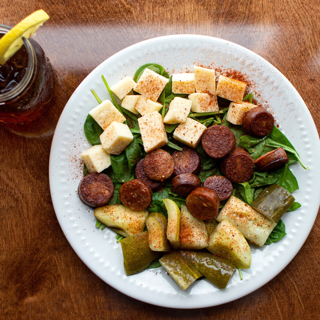 SouthernFoodCo's tweet photo. Start your meal off right with one of our appetizers!  Choose from our Memphis Sausage &amp; Cheese Plate with Rendezvous Seasoning, Spinach and Artichoke Dip, Fried Green Tomatoes, or the Southern Trilogy. 

#southernfood #NWAEats #NWAFoodie #Fayetteville https://t.co/mnRiGGfmjx