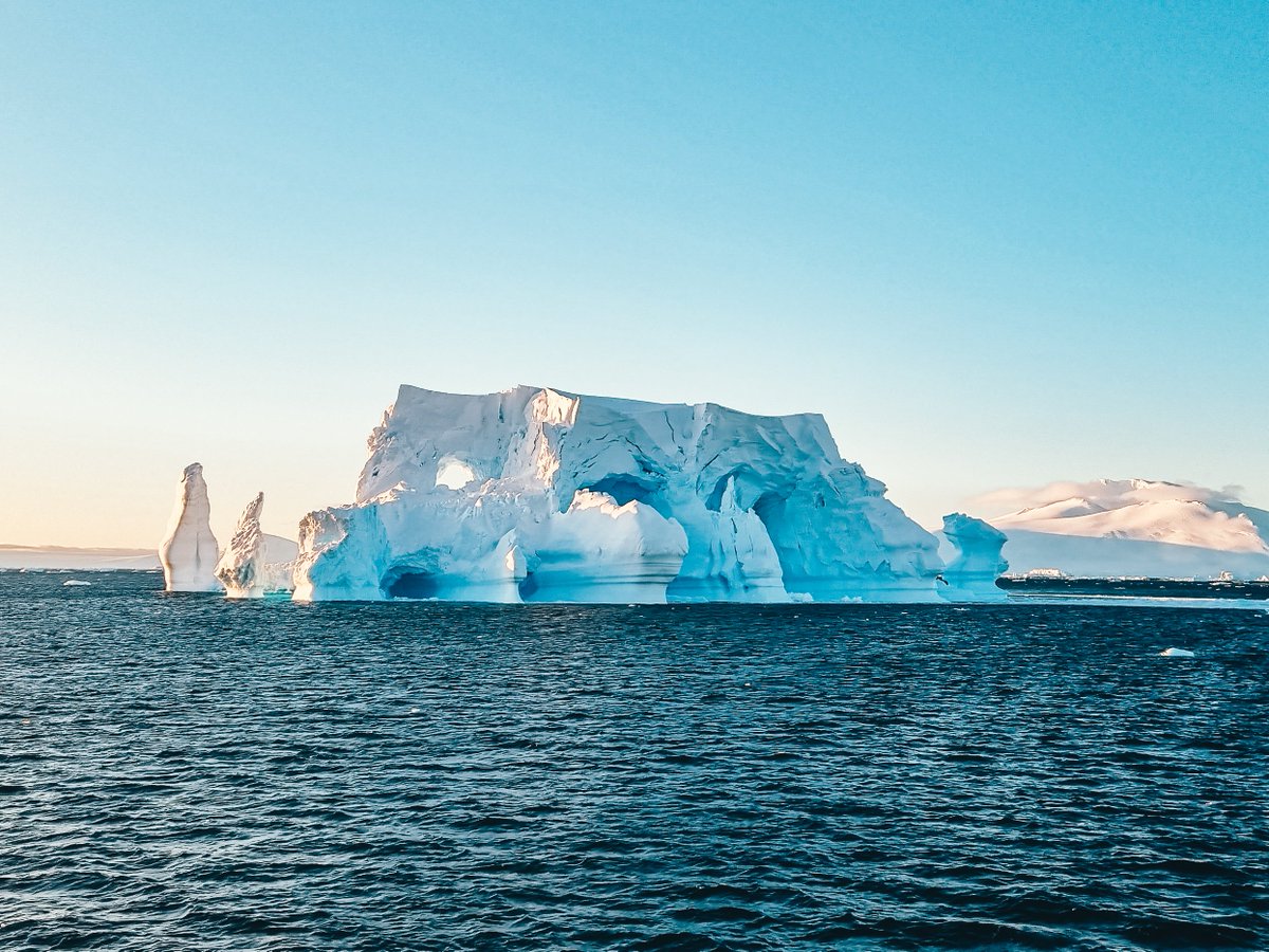 Deuxième documentaire pour <a href="/UlysseLubin/">Ulysse Lubin</a> !
Plus de 20h de montage 🎬

Direction l'Antarctique !! ❄️🧊
Voici le lien : youtu.be/vehpUyiCfrc

Et la Timeline et des photos magnifique d'Ulysse🔽
