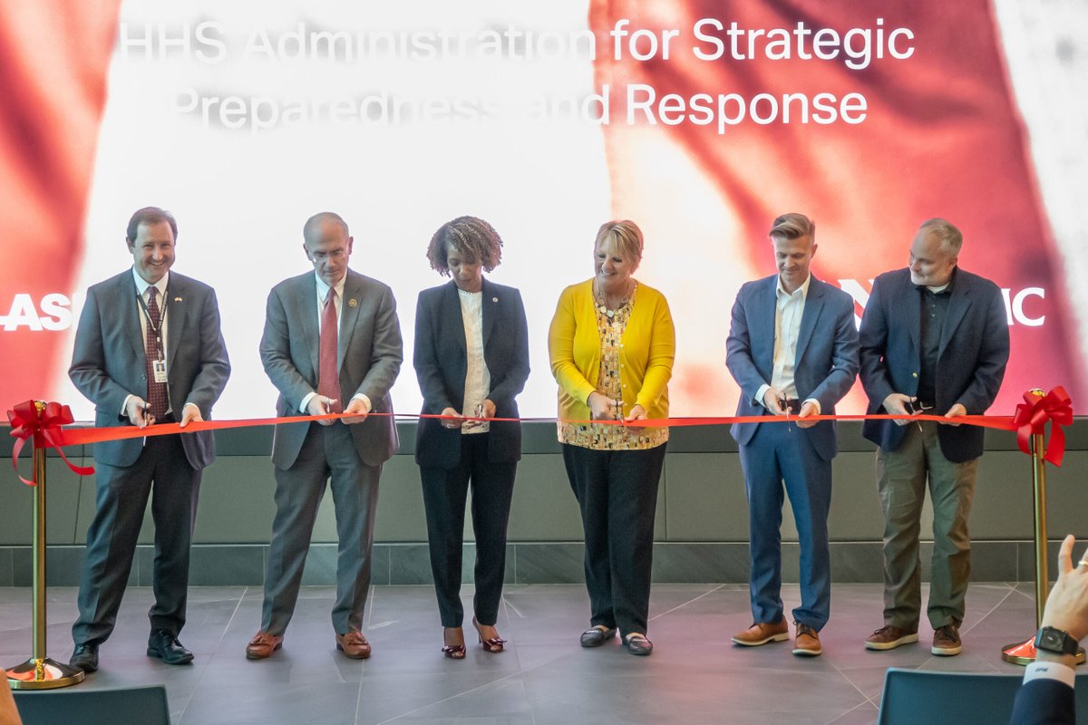 UNMC_GCHS's tweet photo. Nearly 4 years after its opening, UNMC, GCHS, and ASPR held a ribbon cutting on Sept. 14th to mark the opening of the national Training, Simulation and Quarantine Center at UNMC's Davis Global Center.
Read more here: https://t.co/lQ97sLy5pj
#unmc #tsqc #aspr #gchs https://t.co/EqzdS84Hud