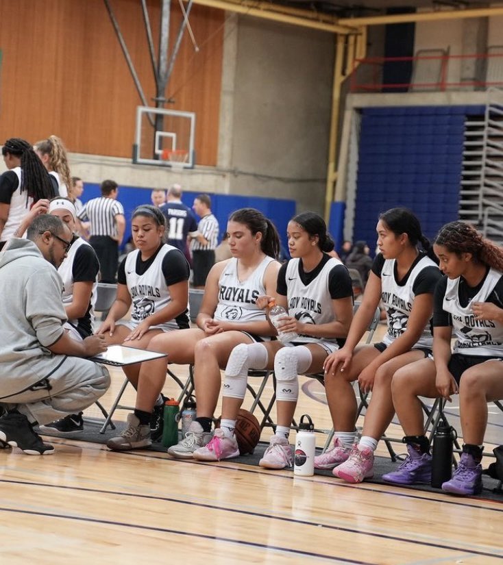 AniyaHooker's tweet image. Fall Ball is here! #skatingonem #Bellevueleague @LynnwoodGBB #LastRun #SeniorYear #Roadtothedome