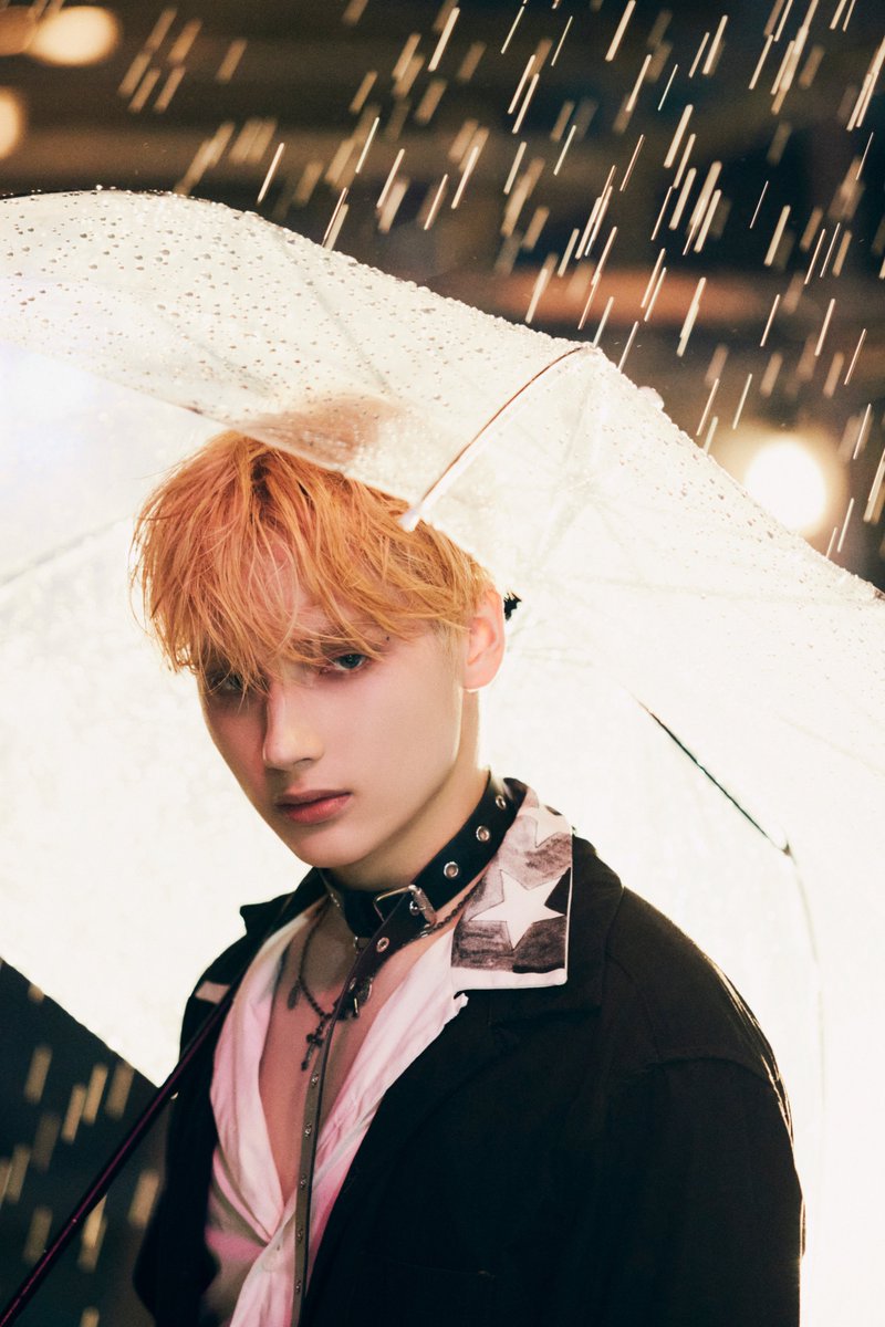 hyukalooks's tweet photo. huening kai is so stunning oh my god… https://t.co/aOkiCzcCiz