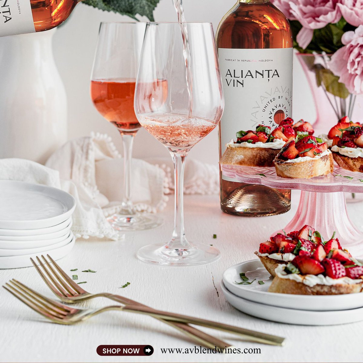 avblendwines's tweet photo. Pleasant to the nose, tongue and tummy😉. 
The perfect wine for special ceremonies 

AV Blend sweet rose https://t.co/FIaq7o8fY0