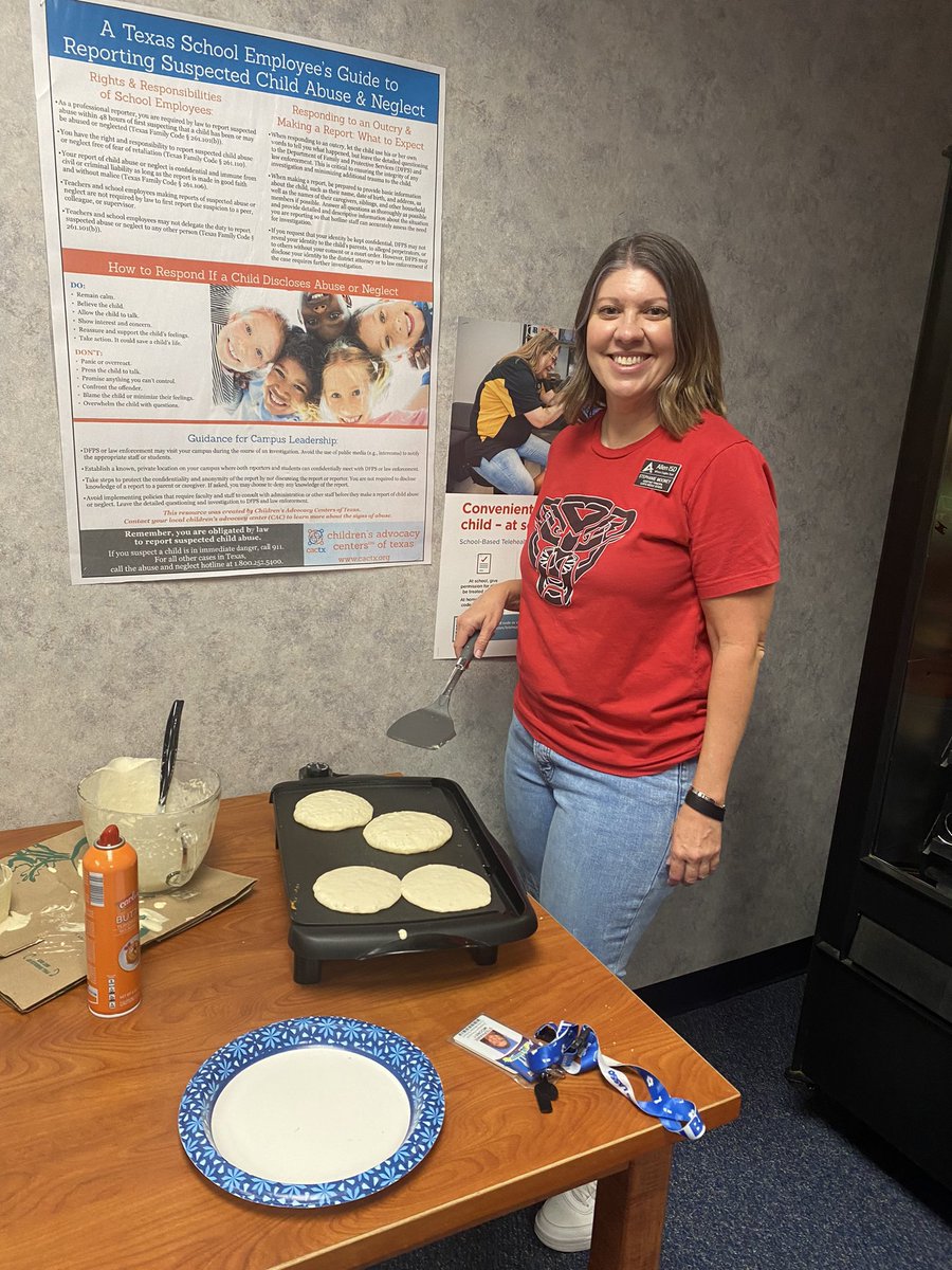 curtiscougars's tweet photo. National Pancake Day means administrators make breakfast for our awesome staff! Thanks for all you do!! @curtiscougars https://t.co/raMM46gCiW