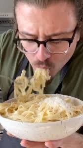 BretonAnimation's tweet photo. @NoContextHumans Papa of course! @therealweissman 

P.s. make sure to take a look at his new cook book, its got a lot of yummy food 🥰 https://t.co/kuFhGpkSPZ