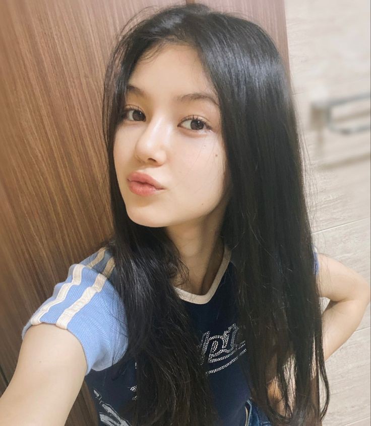 elyn tweet media