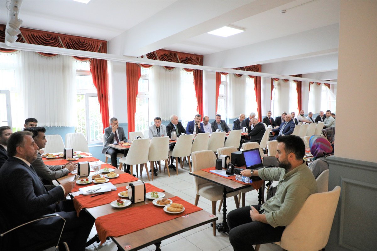 Ordu_MEM's tweet photo. Müdürümüz Mehmet Fatih Vargeloğlu başkanlığında, Anadolu İmam Hatip Lisesi ve İmam Hatip Ortaokulu müdürlerimizin katılımıyla değerlendirme toplantısı gerçekleştirildi.

#eğitimkentiORDU 
#Ordu 

@tcmeb @Yusuf__Tekin @TCOrduValiligi @mhilmiguler @mfvargeloglu https://t.co/TM3KGDpJkk