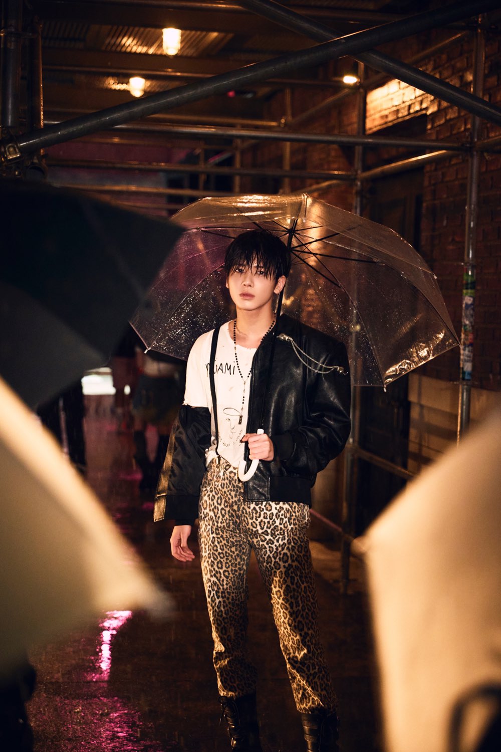 F69ed-aaYAAMiV9?format=jpg&name=large