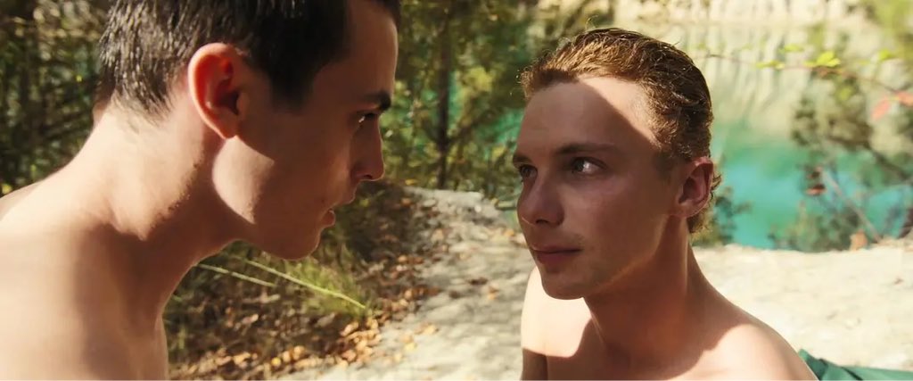 PlusClubApp's tweet image. No. 155🎬
The story of two 17yrs who fall in love but are afraid to admit it. After 35 yrs, one of them hangs himself in order to hide his secret, while the other returns to his hometown and finds the answer by accident.
#liewithme #Plussize #chubbybear