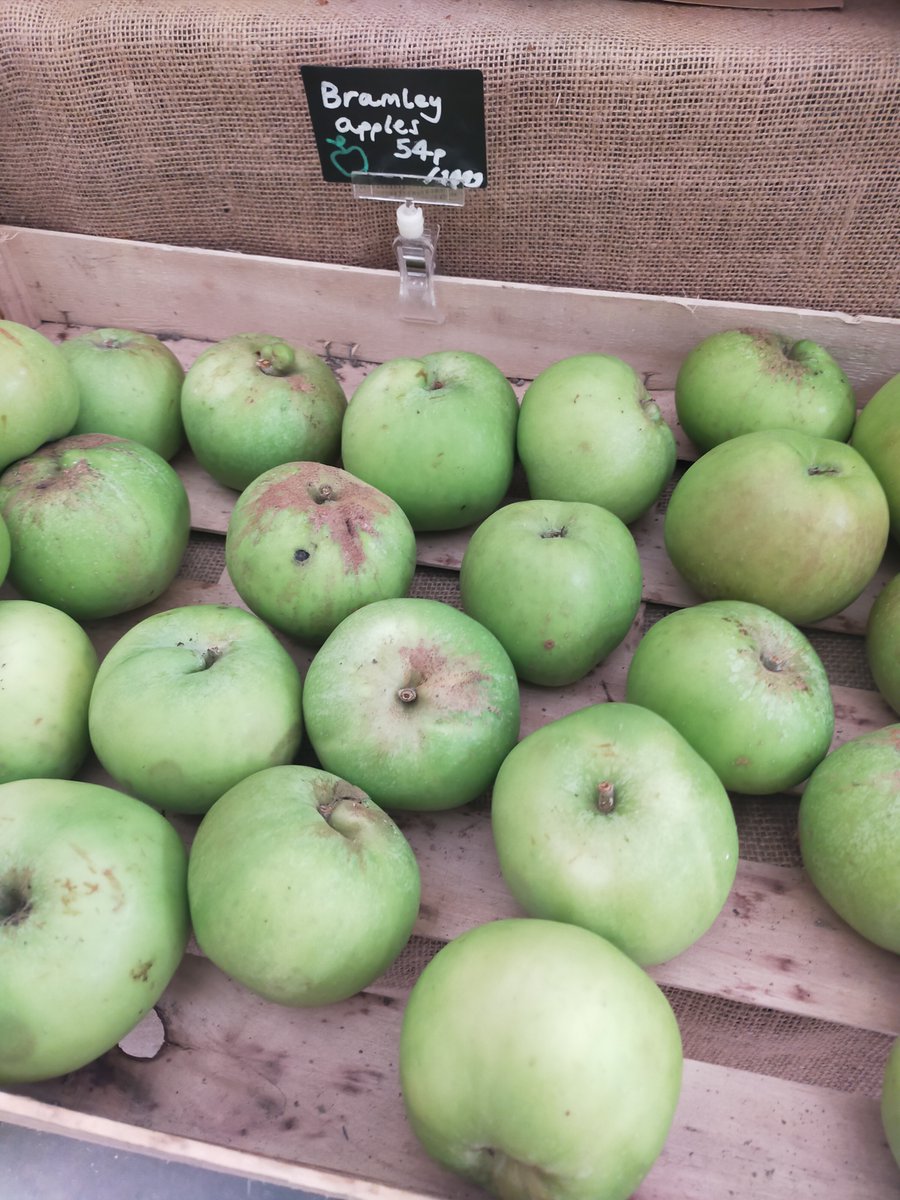 We love it when our organic fruit and veg stall is full of character, colour and most importantly- deliciousness! All this is locally sourced and seasonal- what's not to love! #OrganicSeptember