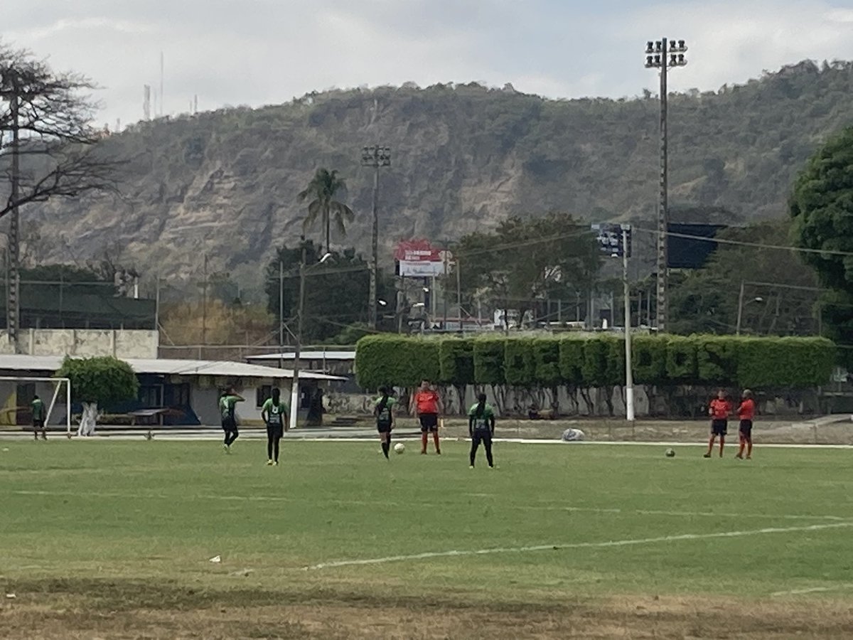 nataliajaraj's tweet photo. ⚽🚺 ¡NO SE LO PUEDEN PERDER!

El fútbol femenino que se juega en @FEDENADOR_ está de infarto.

@Federios7 ya tiene 6 puntos y mañana buscará sumar unidades frente a @FEDECANAR.

Me encanta ver a los deportistas disfrutar de los #JuegosDeMenores2023 🇪🇨🤩🙌🏾 https://t.co/lAMPhRvxRJ