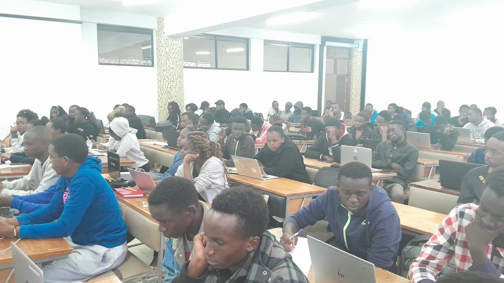 Ongoing #Python for #DataScience session by <a href="/gatere_mark/">Mark Gatere</a> 🔥🔥🚀🚀