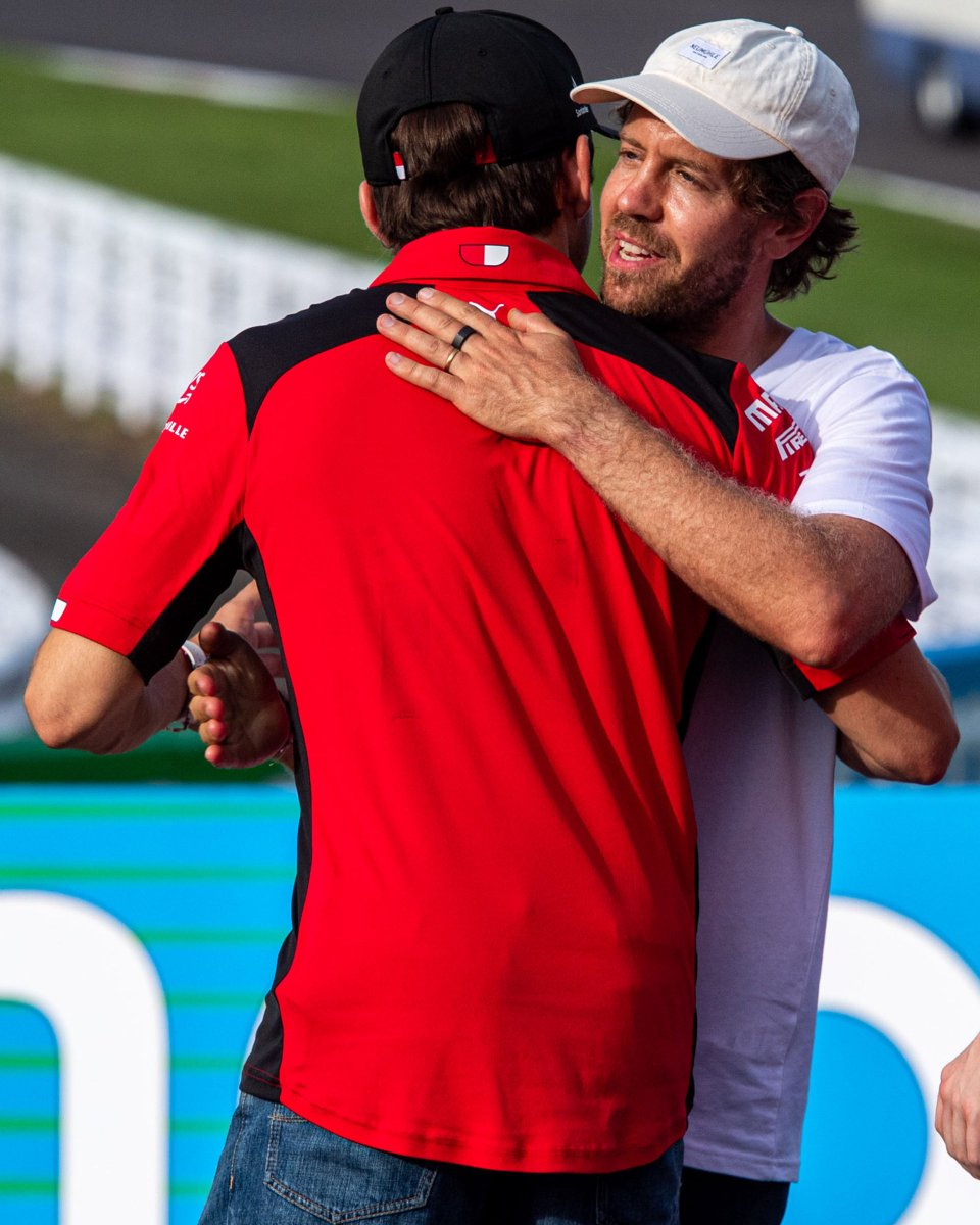 ScuderiaFerrari's tweet photo. Old team-mates reunited ❤️ https://t.co/7BJz1Ng4E1