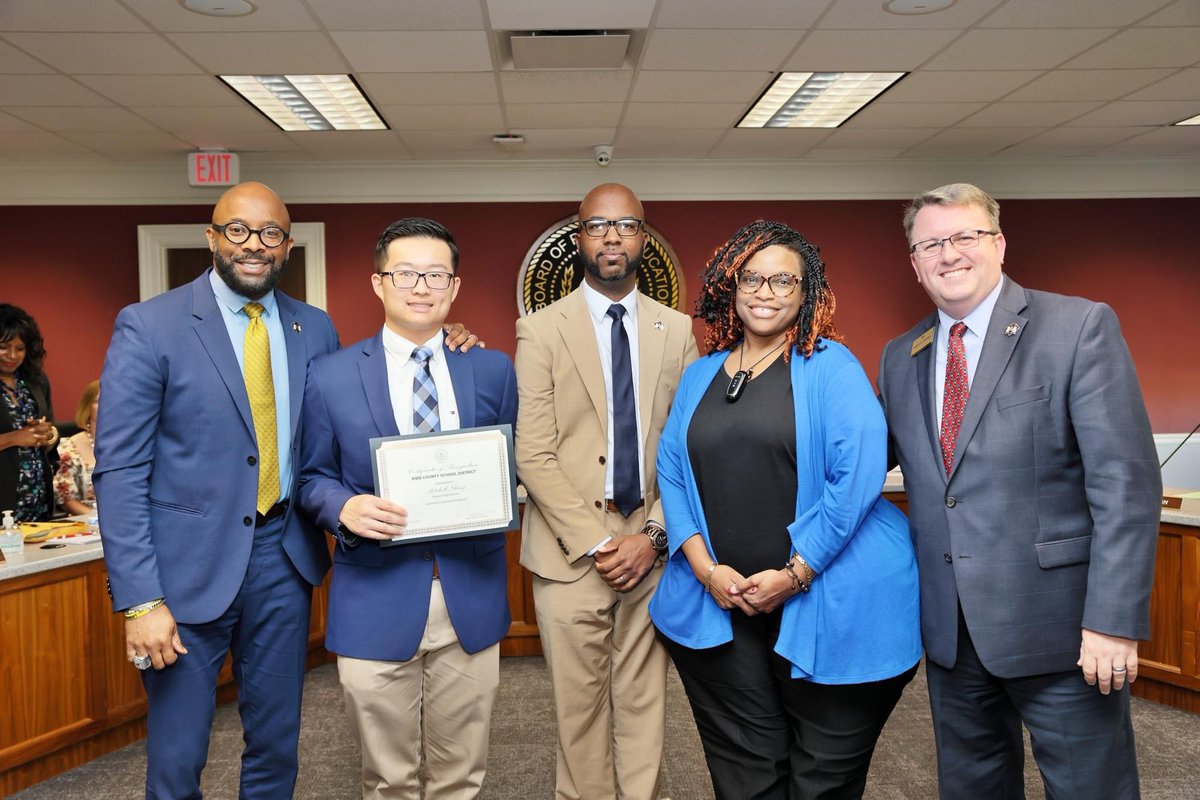 Bibb County Schools (@bibbschools) on Twitter photo Today, the <a href="/georgiadeptofed/">Georgia Department of Education</a> announced the 2023-2024 Student Advisory Council selected by State Supt. Richard Woods. Among the 69 students selected was <a href="/howardhshuskies/">Howard High School</a> senior Mitchell Zhang, who was also recently honored for his GHP selection. Congratulations! #Built4Bibb Today, the <a href="/georgiadeptofed/">Georgia Department of Education</a> announced the 2023-2024 Student Advisory Council selected by State Supt. Richard Woods. Among the 69 students selected was <a href="/howardhshuskies/">Howard High School</a> senior Mitchell Zhang, who was also recently honored for his GHP selection. Congratulations! #Built4Bibb