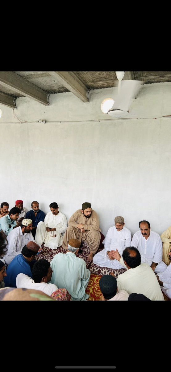 zarain_m's tweet photo. @ Hub, Balouchistan.. with notables of different communities from the district.
Solving matters and listening to their problems.. Hub city has been neglected for far too long.. https://t.co/zFRmGGSDfe