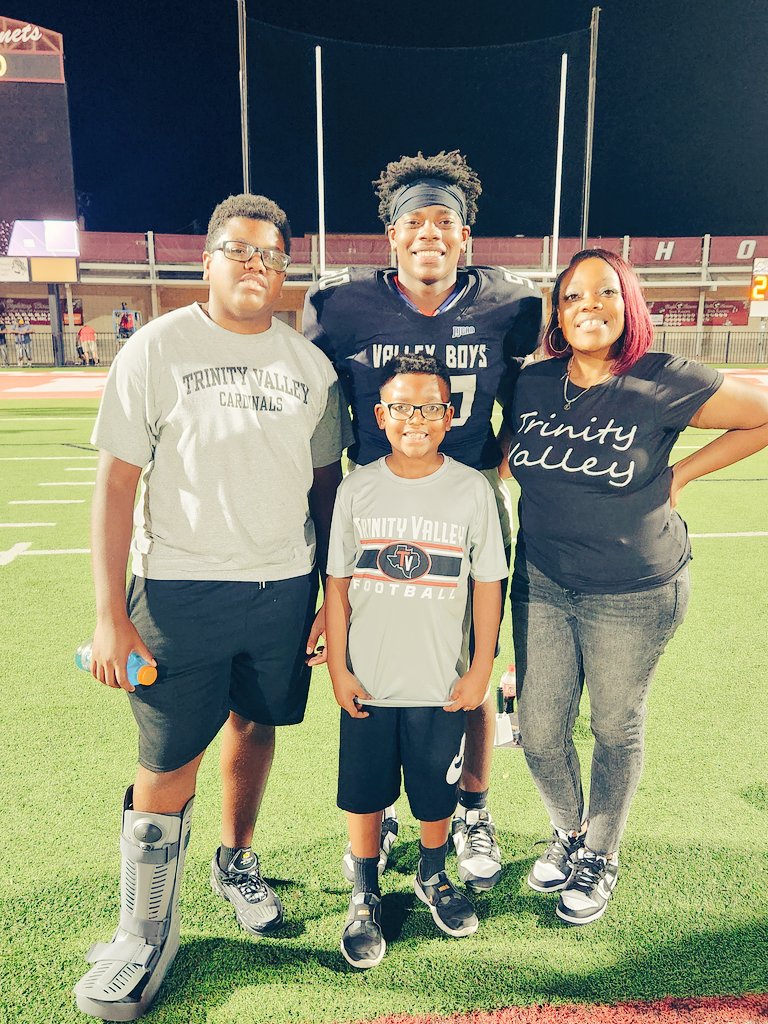 mskeysha01's tweet photo. Family Day at Trinity Valley https://t.co/S0uy0tx9Pl
