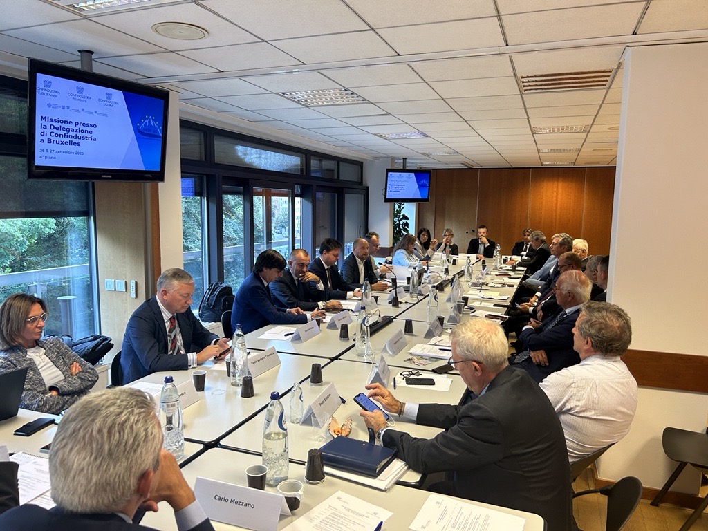ConfindustriaEU's tweet image. 🆕Visita in Delegazione per @ConfPiem Liguria e Valle d'Aosta, in occasione dell'inaugurazione ufficiale del loro ufficio di #Bruxelles.

🇪🇺Oggi e domani si terranno dei panel con esperti della @EU_Commission, della @ItalyinEU, della Delegazione e con @marcobreso della @LaStampa.