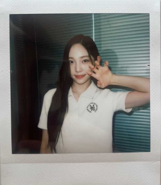 haogbt's tweet photo. my polalove #youngseo 💘 https://t.co/UmCG3EhyRM
