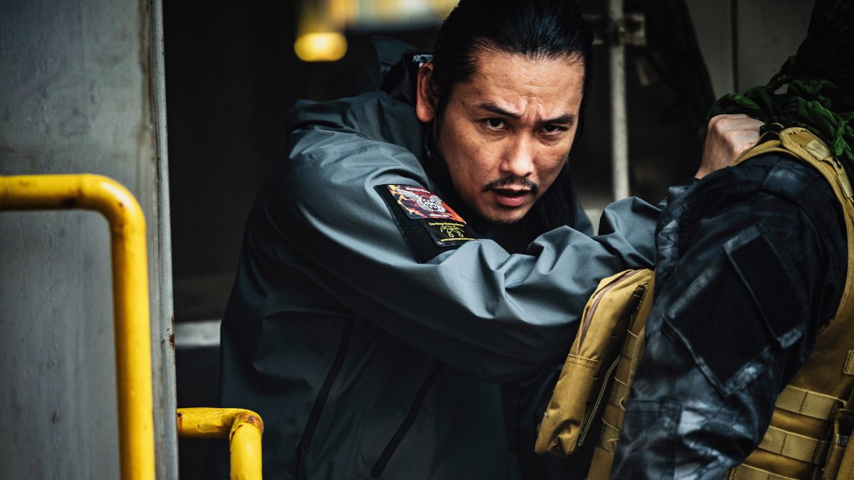 MovieFilesLive's tweet image. #ONEPERCENTER is a highly entertaining, incredibly crafted fast paced action movie with out of this world stunt work. Brilliant performance by Tak Sakaguchi, who plays an aging action star trying to shoot his perfect action movie, till a crime syndicate gets in the way.