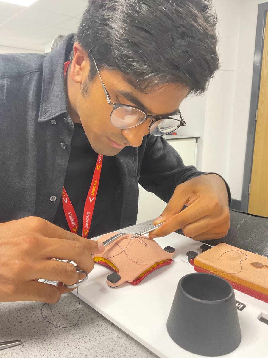 Our MedSoc students got to practice the #surgeon's stitch + mattress stitch on model suturing kits. 
🏥🧑‍⚕️
A fantastic insight into the hand eye coordination + manual dexterity required.🪡⚕️
Thanks to Dr. Steve Kirkler for a fantastic workshop! 🙌 
#MedEd  #STEMeducation