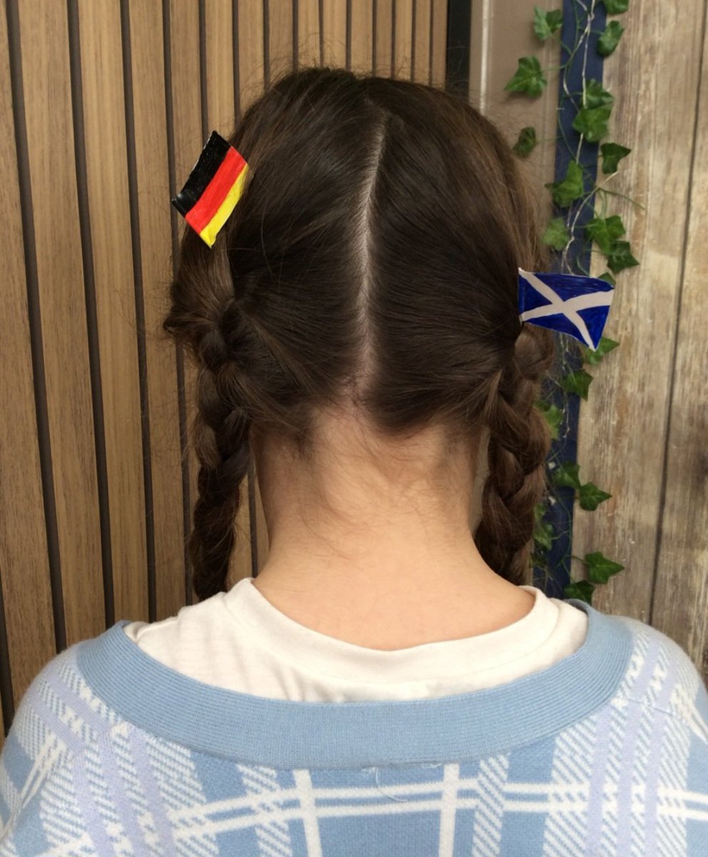 LakesideYork's tweet photo. EUROPEAN LANGUAGES DAY! 🇫🇷🇪🇸🇩🇪🇸🇪🇧🇪🇮🇹🇵🇱🇨🇭🇩🇰
The whole school embraced European languages day today by dressing as different European countries or by wearing the colours of a flag.
We have been learning different languages all week and have enjoyed  pronouncing new words. https://t.co/fU6QvpeKQS