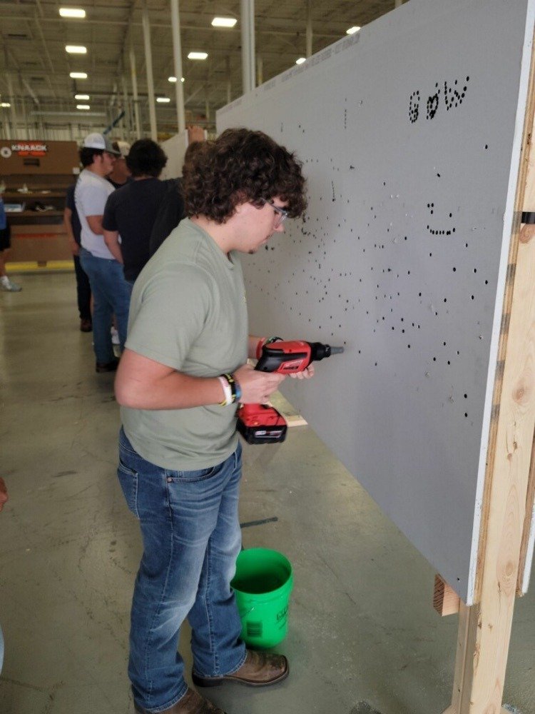 schools_garrard's tweet photo. Another Tuesday, another Tech Center feature! Today we would like to highlight our carpentry program, taught by Mr. Jerry Martin! Recently, our students attended a Construction Career Day field trip, learning about different the types of construction careers! #techcentertuesday https://t.co/e46l5fZ02K