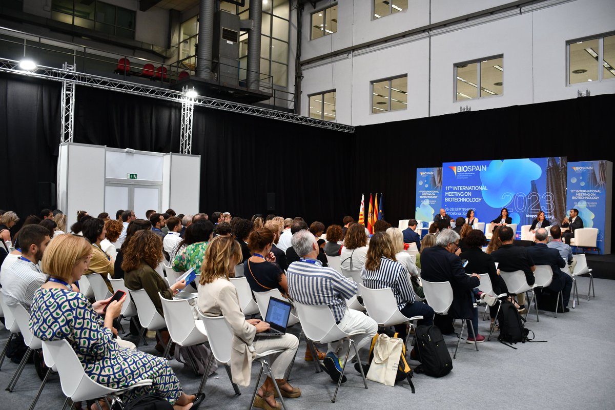 biocat_bioregio's tweet image. 👥 Jornada completa a la sessió "Estratègia de medicaments de teràpia avançada" per conèixer els casos d'èxit de #Guipúscoa i #Catalunya desenvolupant estratègies d'#ATMPs.

#Biocat ha presentat 2️⃣ projectes clau: el nou Hub de Teràpies Avançades i el Centre de Teràpies Avançades