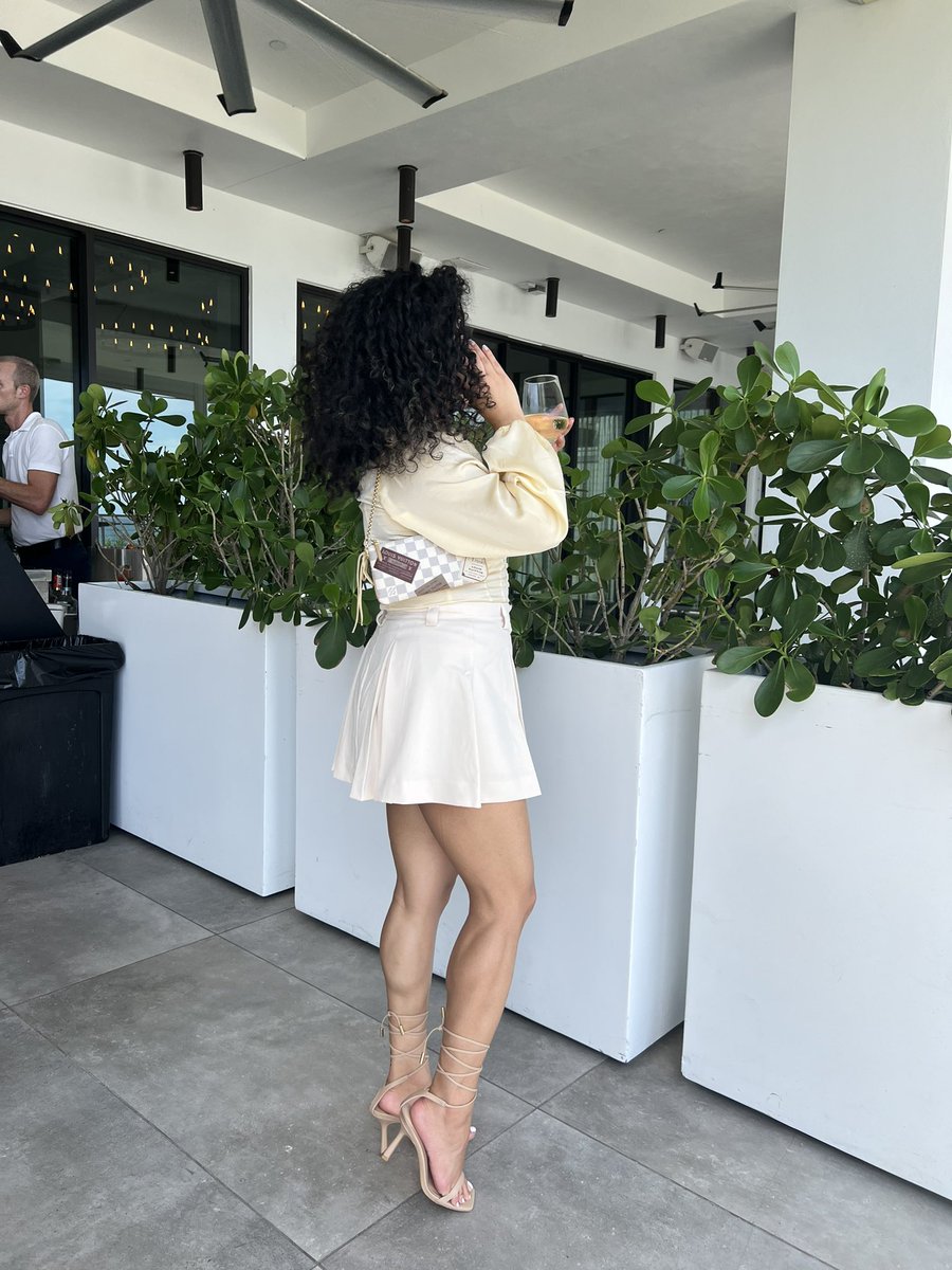 driveraaaaa's tweet image. 🍷💐🌴