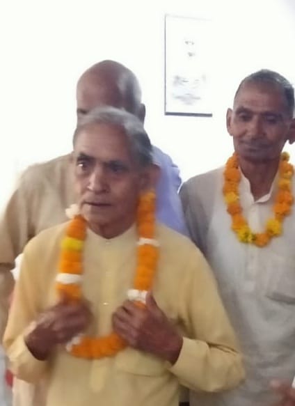 chsanjay1972's tweet photo. बागपत के ललियाना गाँव की मिट्टी में पैदा हुए मास्टर जिहान सिंह जी राष्ट्रीय ���ोकदल के बहुत ही निष्ठावान और मजबूत यौद्धा थे। उम्र के इस पड़ाव पर भी उनका मुकाबला करना असंभव था। चौधरी साहब के स्वागत में युवाओं से भी आगे रहते थे। ऐसे अचानक ��ला जाना पार्टी की बड़ी क्षति है। https://t.co/nkkGV2XNAN