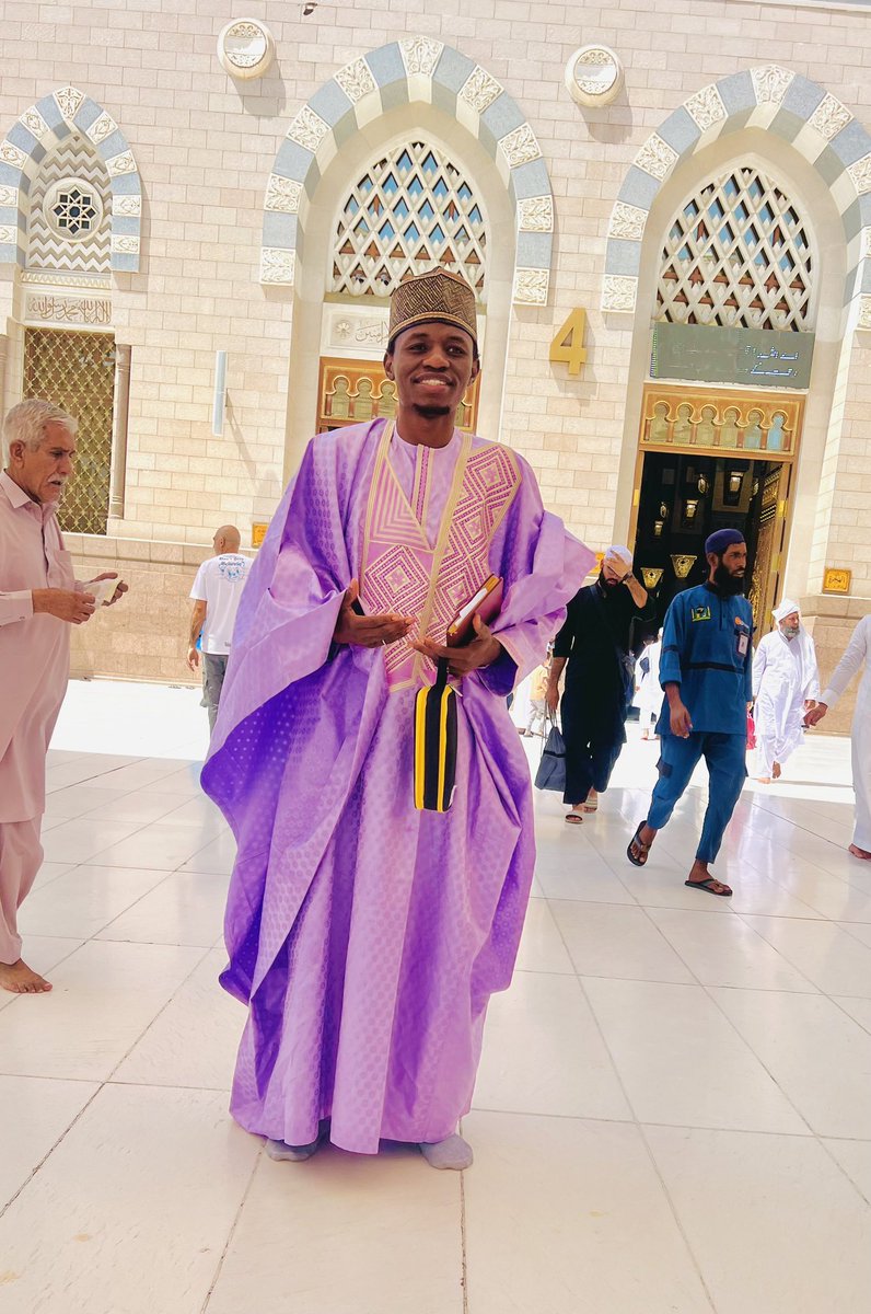 Yar33ma_Cisse's tweet image. Ahbab Rasool'Allah ﷺ

Quote with one of your best picture, let's  show the worlds how we celebrate it.🎊💃

 #Happymaulud2023