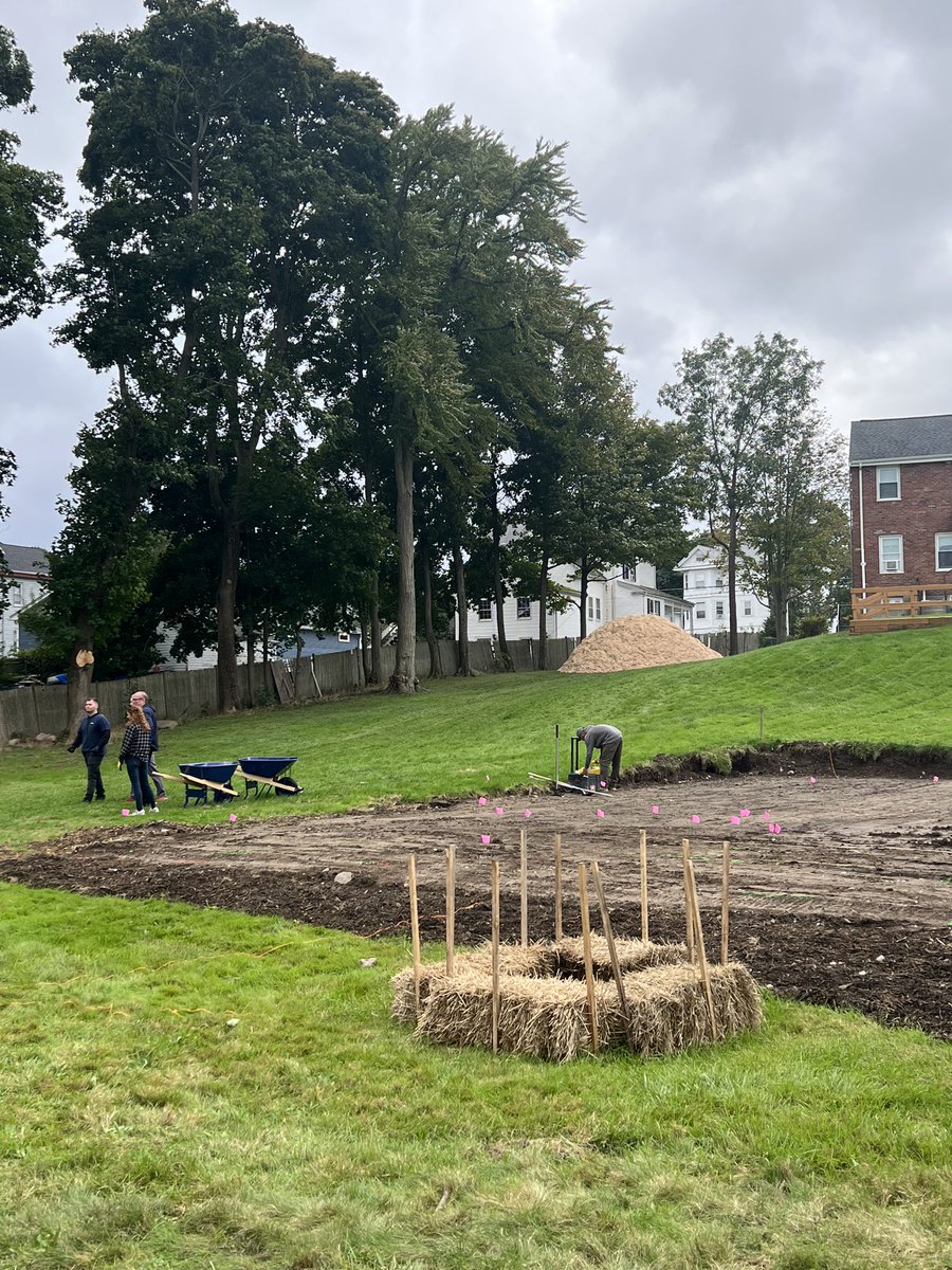 BrocktonHousing's tweet photo. The work party is just beginning for our new playground at Washburn Heights. Thank you to @kaboom and The @carmax Foundation. #bha #brocktonhousing #publichousing #playground #playspaceequity #playmatters #brockton #Massachusetts https://t.co/j8B855q3lS