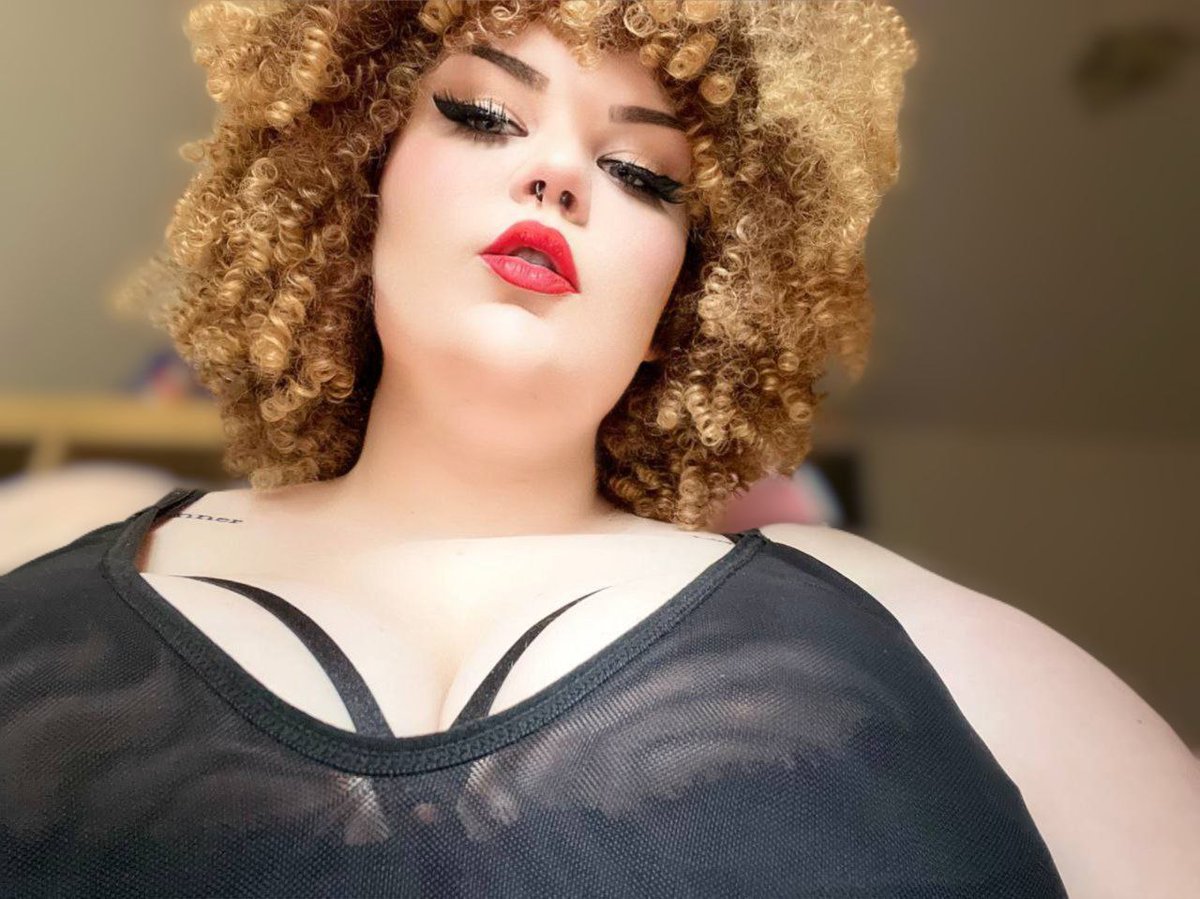 🚨GEWINNSPIEL🚨

Du hast noch keinerlei Erfahrung im Fetischbereich und möchtest das ein odere andere probieren oder hast dich einfach nicht getraut mich anzusprechen? Dann hast du die Möglichkeit folgendes zu gewinnen:

1. Platz gewinnt eine 30 Minütige Session (Via Cam)
2.