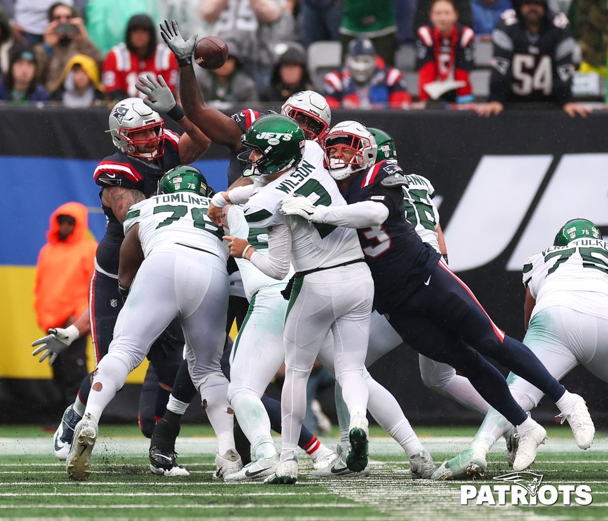 EricJAdler's tweet photo. Snapshots from the #Patriots 15-10 victory over the N.Y. Jets on Sunday. #ForeverNE
📸 GALLERY: https://t.co/FbpTBaPzzD https://t.co/cSnJlYYyOI