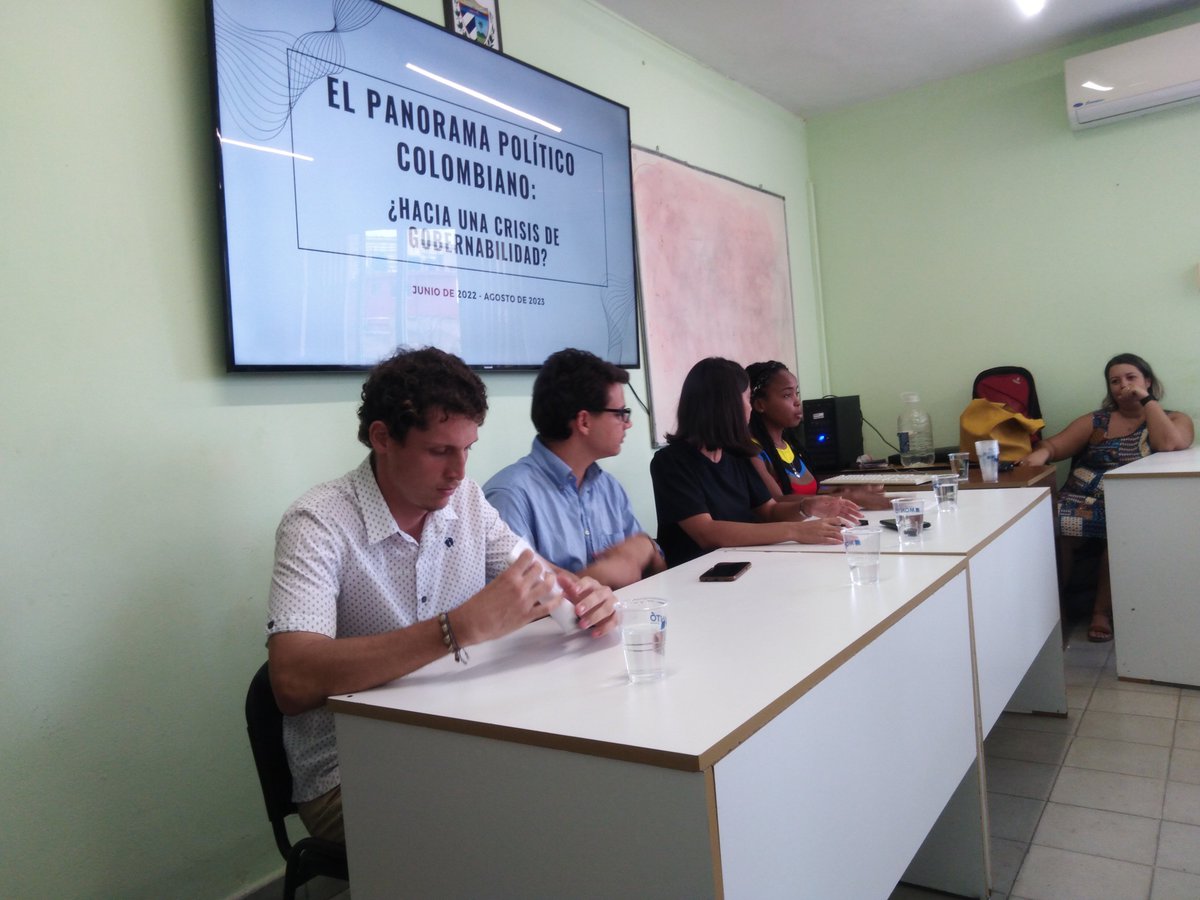 ElioPerera's tweet photo. Continúan estudiantes ISRI exponiendo en Paneles VIII Conferencia de Estudios Estratégicos. Excelentes análisis. Observatorio Latinoamericano en desarrollo. Muy buen apoyo de estudiantes y profesores. https://t.co/bB7rmfF7CU