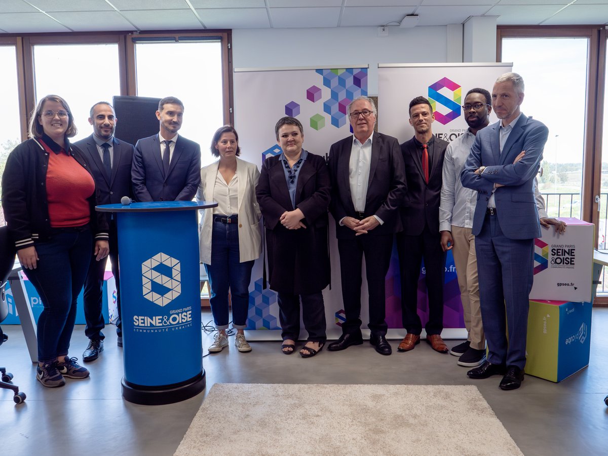 CUGPSEO's tweet image. #Innovation 
Inauguration du site #PICUBE @MairieAcheres aujourd&apos;hui en présence de C. Zammit-Popescu, présidente GPS&amp;amp;O et @marchonoremaire 
✅Un déploiement à l’est du territoire pour développer l’offre d’accompagnement des porteurs de projets innovants 
gpseo.fr/entreprendre/i…