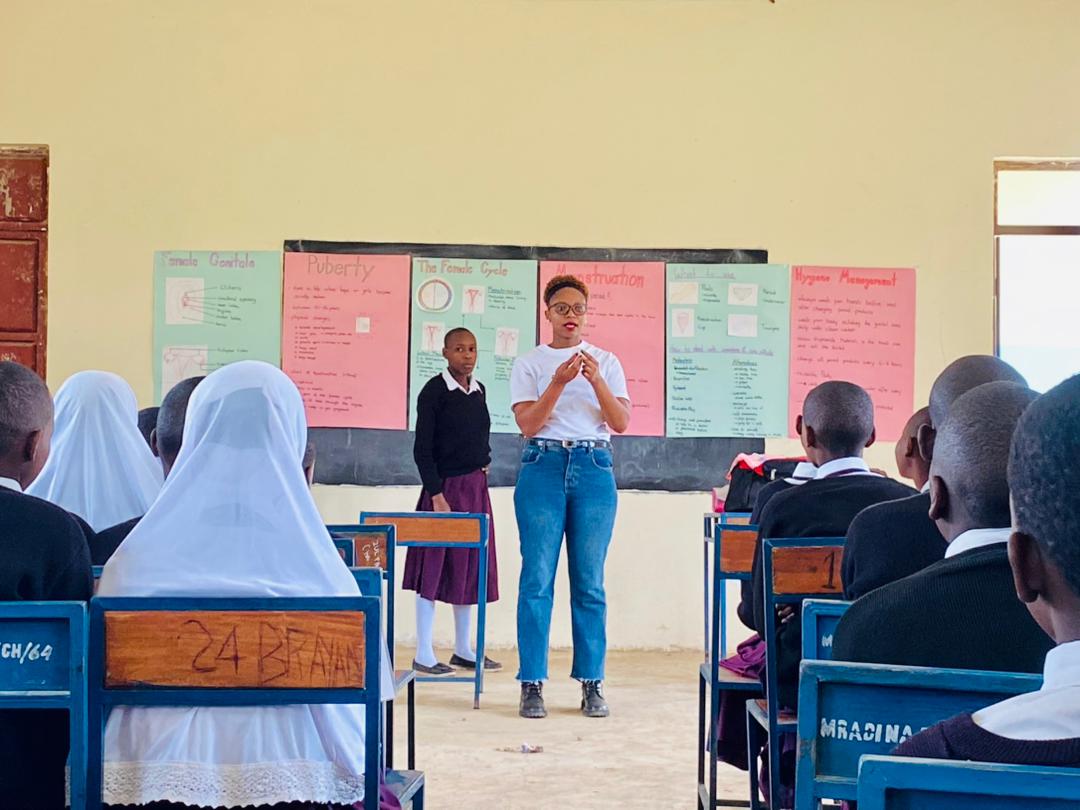 African Children's Fund (@afchildfund) on Twitter photo 🏫 Education All Month, Every Month 🏫
Of course, among the #CSFW posts, the projects continue! 2 weeks ago, Zion & the <a href="/schoolgirl_e/">Schoolgirl Essentials</a> team visited Amsha Secondary School were they they provided 152 girls with reusable sanitary towels and underwear.
#EducationAllMonthEveryMonth 🏫 Education All Month, Every Month 🏫
Of course, among the #CSFW posts, the projects continue! 2 weeks ago, Zion & the <a href="/schoolgirl_e/">Schoolgirl Essentials</a> team visited Amsha Secondary School were they they provided 152 girls with reusable sanitary towels and underwear.
#EducationAllMonthEveryMonth