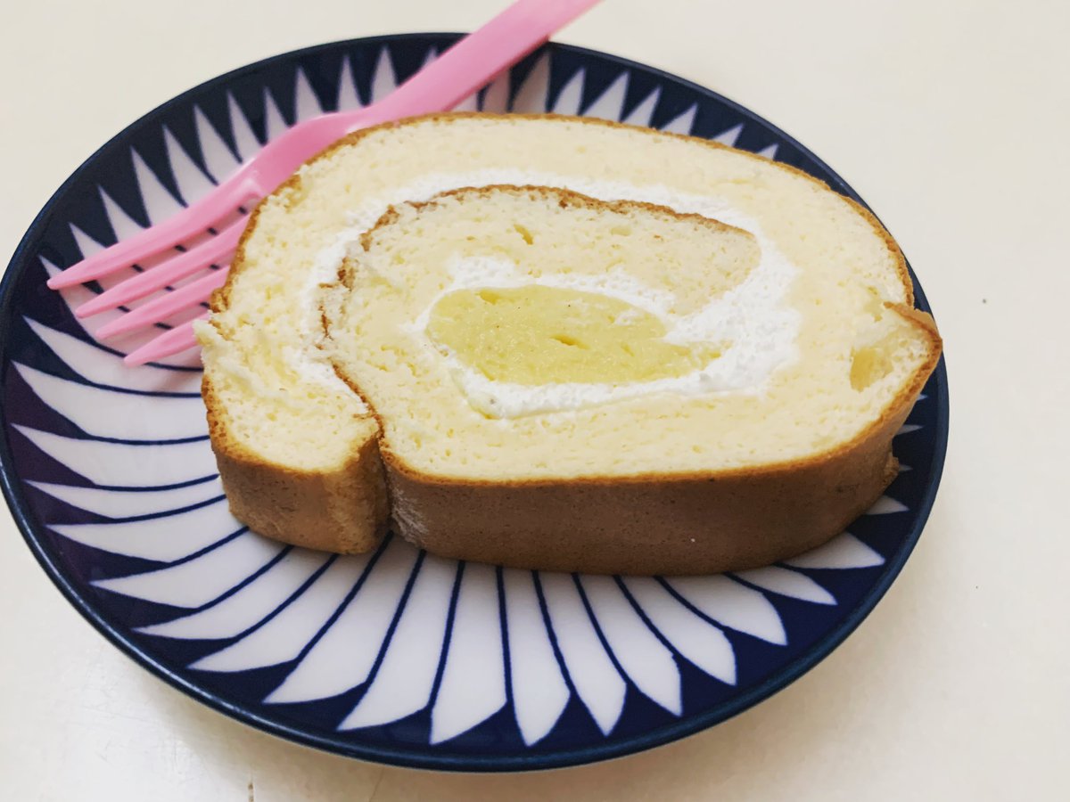 yuuyahiga's tweet image. #Todayssnack
#今日のおやつ
#rollcake
#ロールケーキ
#白バラ
#ShirobaraConfectionery
#白バラ洋菓子店
#EMHoneyRoll
#EMはちみつロール
#また食べたい物
#WhatIwanttoeatagain
@shirobarayougashi