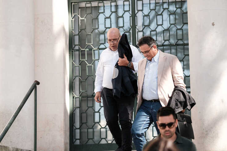 Universo_scp's tweet photo. O Tribunal de Leiria absolveu esta terça-feira os três arguidos do processo de corrupção desportiva cashball, por não se ter feito prova em sede de julgamento dos crimes por que vinham acusados.
@ojogo https://t.co/s3gTndQ7qS