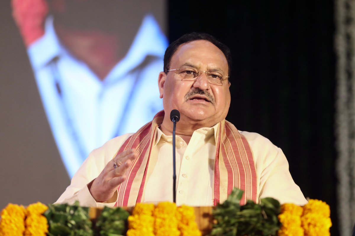 JPNadda's tweet photo. पुणे, महाराष्ट्र येथे आयोजित 'मेरी माटी मेरा देश' अभियान अंतर्गत अमृत कलश संकलन कार्यक्रमाला उपस्थित 'राष्ट्रीय सेवा योजना' च्या स्वयंसेवक आणि मान्यवरांना संबोधित केले.

माननीय पंतप्रधान @narendramodi जी यांनी 'आज़ादी के अमृत महोत्सव' च्या निमित्ताने 'मेरी माटी- मेरा देश' मोहिमेचे आवाहन केले आहे.

देशाची एकता आणि अखंडता दर्शविण्याचे साधन असण्याबरोबरच राष्ट्रसेवेत सर्वोच्च बलिदान देणाऱ्या शहिदांच्या प्रती आपल्या समर्पणाची ही भावना आहे.

भारताची माती आणि वीरतेच्या उत्सवाचे प्रतीक असलेला हा कार्यक्रम आपल्या भावी पिढ्यांमध्ये राष्ट्रीय अभिमानाची भावना जागृत करेल आणि 'एक भारत- श्रेष्ठ भारत' या संकल्प सिध्दीची प्रेरणा देईल.