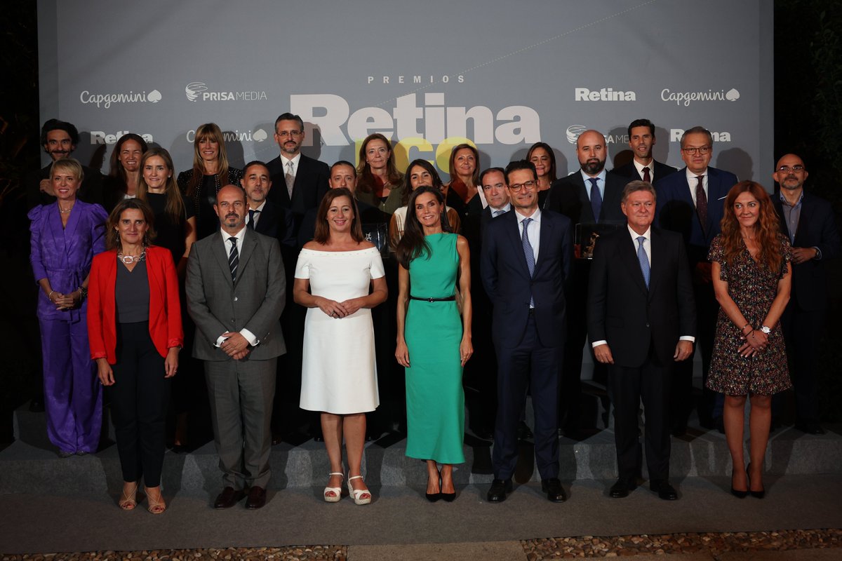 PRISA (@prisa) on Twitter photo S.M. la Reina preside la tercera edición de los #PremiosRetinaECO 2023.
Los galardones, organizados por PRISA Media y <a href="/Capgemini_ES/">capgemini_es</a>, reconocen el trabajo de cinco proyectos en su uso de la tecnología para la sostenibilidad.
#PRISAImpacta
prisa.com/es/noticias/no… S.M. la Reina preside la tercera edición de los #PremiosRetinaECO 2023.
Los galardones, organizados por PRISA Media y <a href="/Capgemini_ES/">capgemini_es</a>, reconocen el trabajo de cinco proyectos en su uso de la tecnología para la sostenibilidad.
#PRISAImpacta
prisa.com/es/noticias/no…
