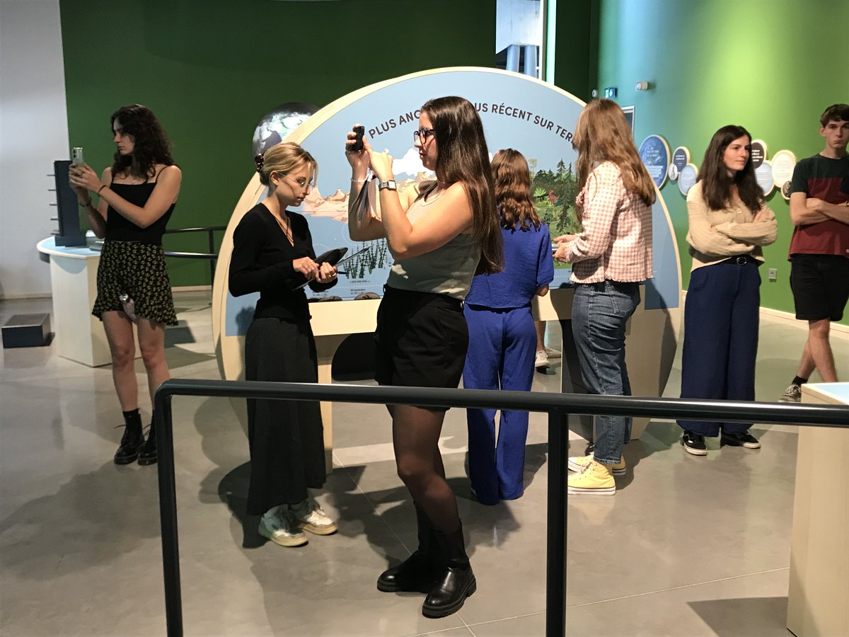 LMSchlenker's tweet image. Au programme cet après-midi : 
📍Première rencontre pro pour les M1 @CcstMaster avec @M4nuR3d chargé de projet @LaCasemate   
 🚀visite en avant-première de Cosmocité @Cosmocite_gre
🔜 Les M1 #CSTgre vous raconteront leur visite sur  @EchoSciGre