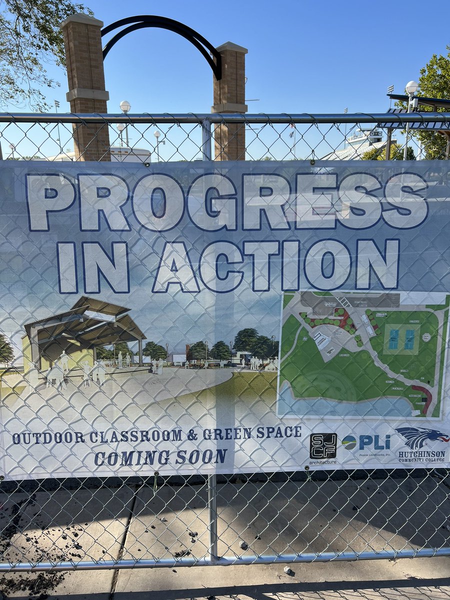 CoachNac's tweet photo. HutchCC project to replace old tennis courts with pickle-ball and outdoor amphitheater is almost done. Always advancing! Join us! #BreatheFire https://t.co/eszSF4Nzbe