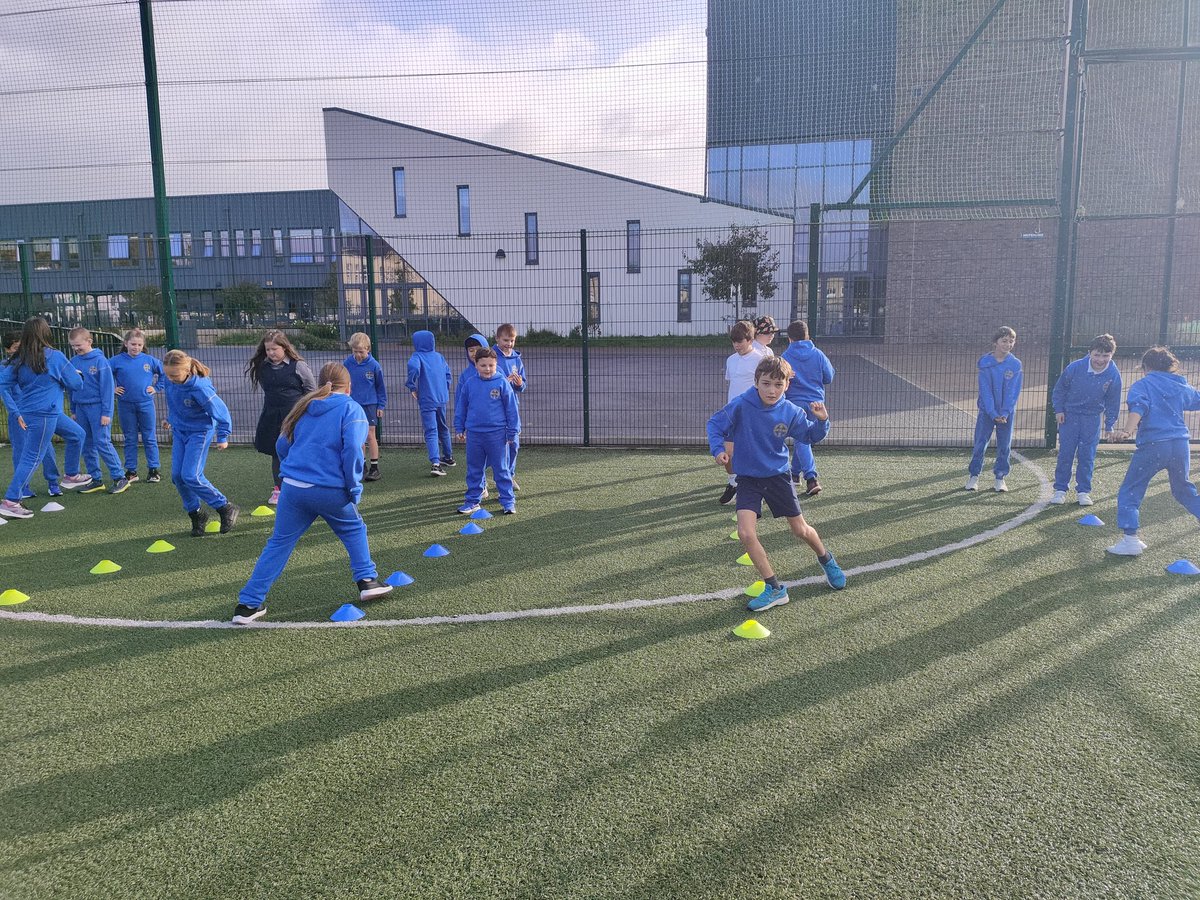 TB_GDO_EireOg's tweet photo. 🌟 Exciting news! Today marks my first day of coaching in primary schools 🏫 with @CLGEireOgInis and what a terrific day it was at @cbsennis 😃 Over 150 children  learned fundamental skills like running, zig-zag running, jumping, and more. 🏃‍♂️🏃‍♀️. #ÉireÓgcoaching
#Youthsports #Fun https://t.co/noftQj34ms