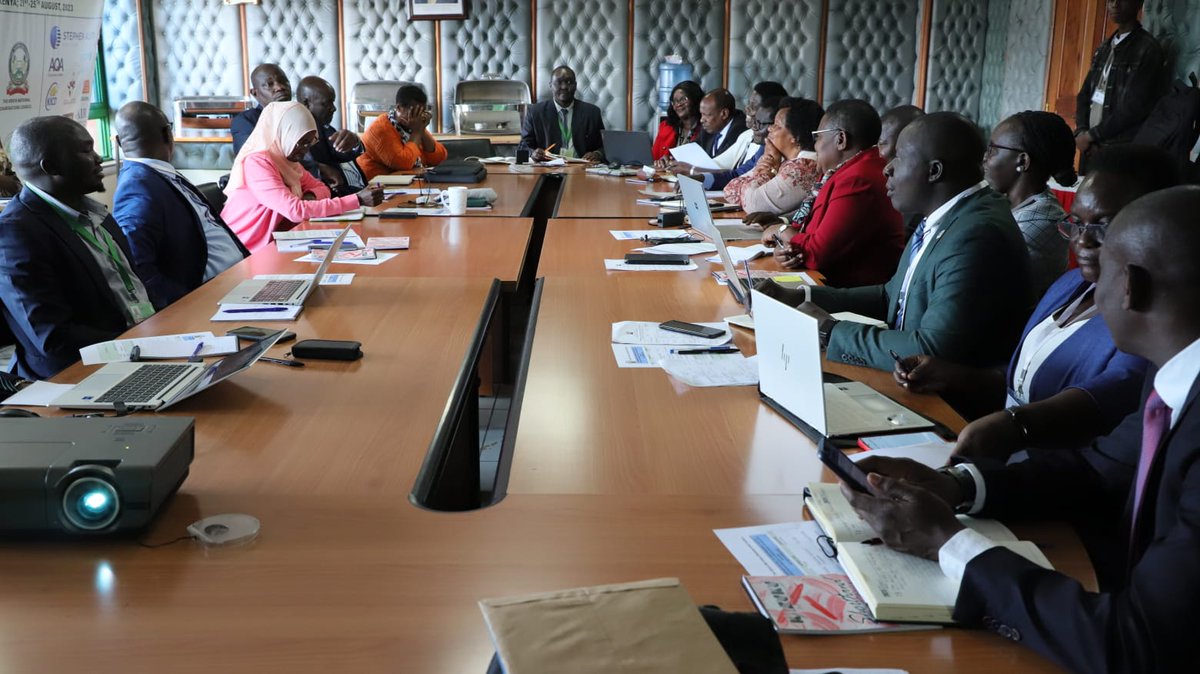 KNECKenya's tweet photo. A team of officials from Uganda benchmarks with KNEC on the Competency Based Assessment milestones achieved by KNEC since the roll out of the CBC Curriculum in 2019. https://t.co/Kmz5YcXR16