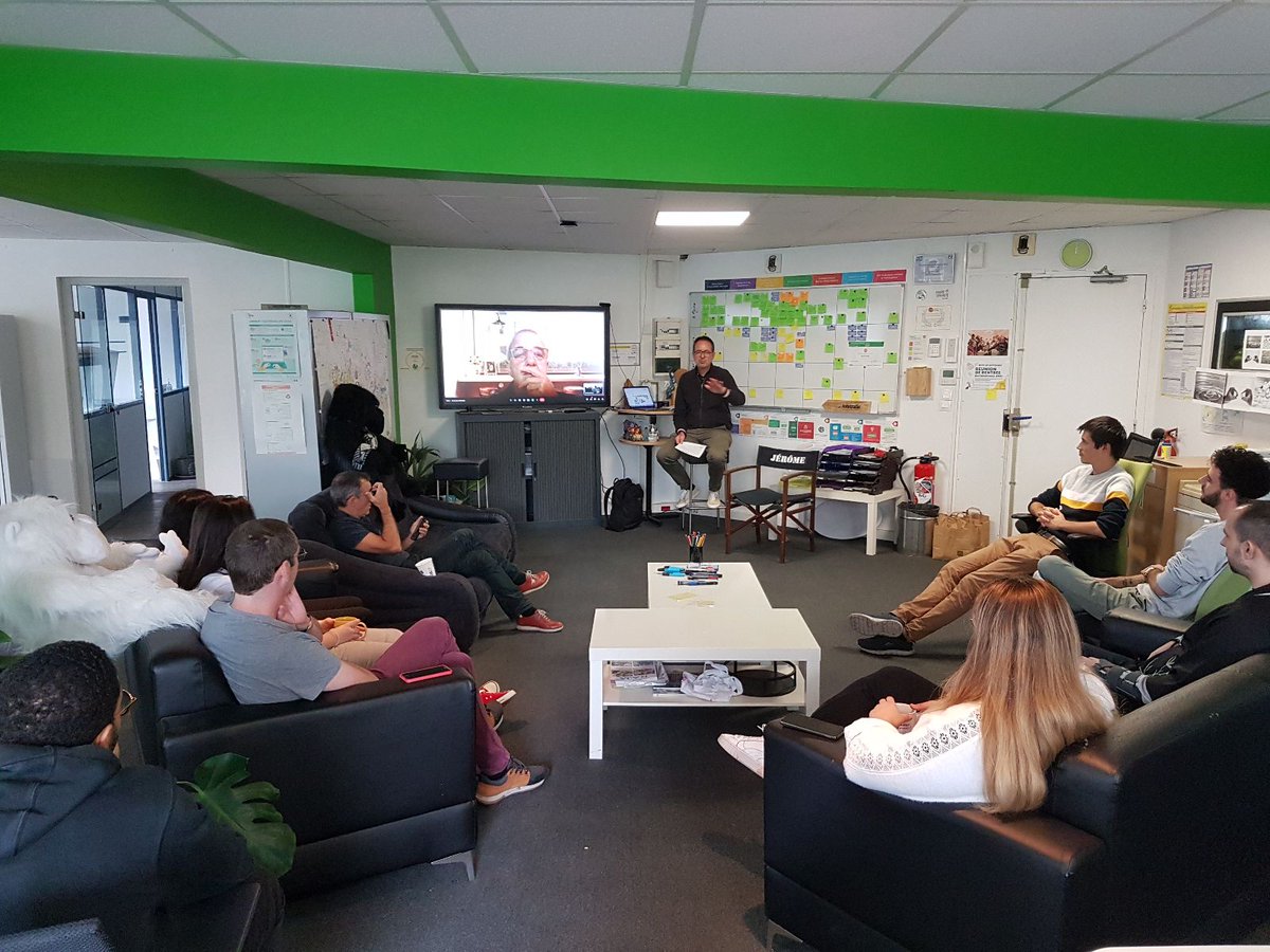 Fin du séminaire Infotrafic "Expédition pour une croissance durable" ⛵

Les Infotrafiquants ont eu l'occasion de penser, créer, voguer, jouer, piloter... et surtout bien rigoler 😂

Merci à toute la team au top 💚✨