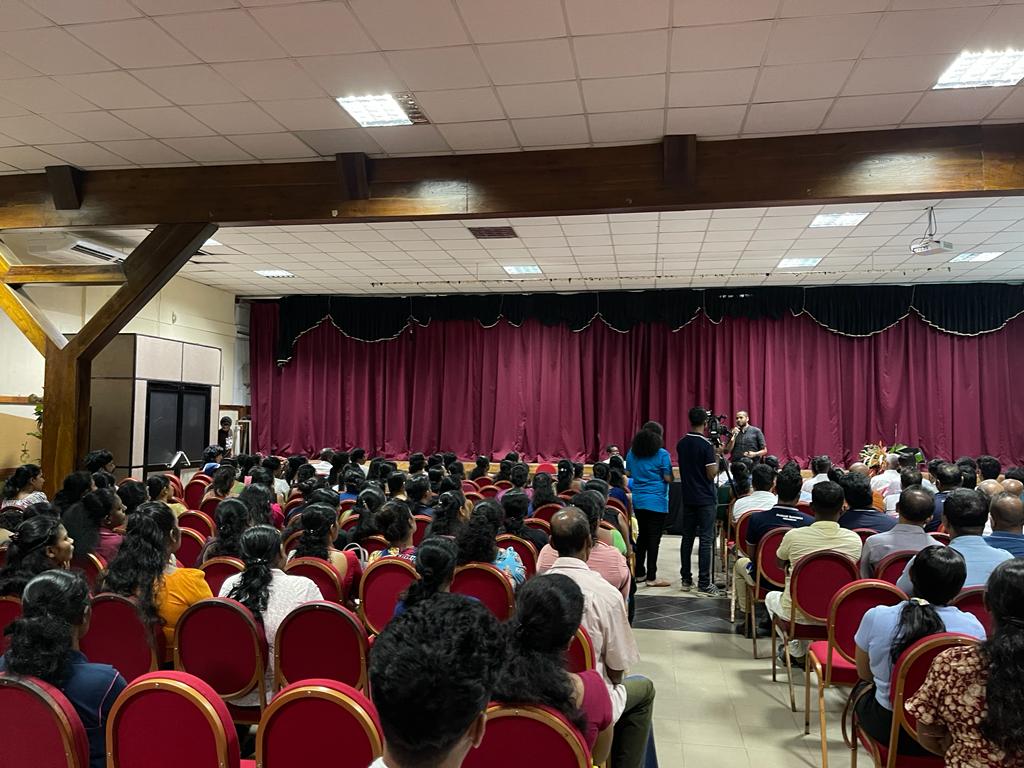 Conducted a session with 200 participants comprising #SME business owners, #startups and government officials in #Bootstrapping business with #DigitalMarketing,  organised by The #Galle District Secretariat and #SLIM 

#AdheeshaDharmakeerthi #LKA #PerformanceMarketing