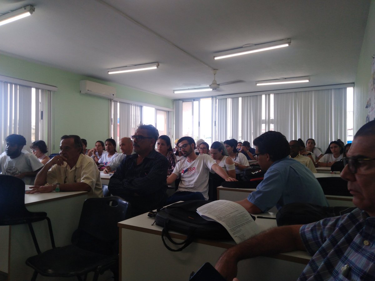 ElioPerera's tweet photo. Continúan estudiantes ISRI exponiendo en Paneles VIII Conferencia de Estudios Estratégicos. Excelentes análisis. Observatorio Latinoamericano en desarrollo. Muy buen apoyo de estudiantes y profesores. https://t.co/bB7rmfF7CU