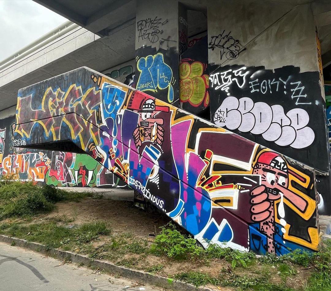 streetart_cz's tweet photo. Works created during last Saturday  @grafficonshop Barrandovský #GraffitiJam 🙌🏻  2/3
📸 25.09.2023.
📍 cyklostezka 🚴🏿‍♀️ Hlubočepy, next to Barrandovský most
Tag the Artists if u know 🙏🏻
#loopcolors #grafficoncz #streetartpraha #graffitiprague #czechgraffiti #graffitiporn #graffiti https://t.co/phqMWmbanP