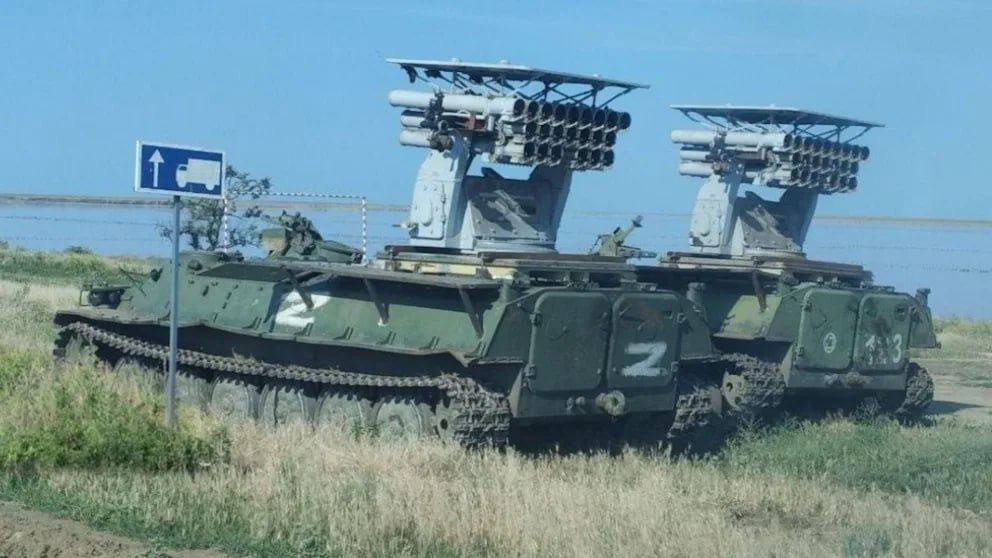 Gerashchenko_en's tweet photo. The Russian army has started using obsolete weapons from the 1960s and 70s.

Bild columnist reports on Russia's use of naval weapons from the 1960s for land warfare. They publish shots that show that the Russians have installed the RBU-6000 naval rocket launcher, which is designed to fight submarines with depth bombs and is usually mounted on ships, on the platform of the MT-LB floating armored personnel carrier. 

The other shot shows the MT-LB equipped with the Ogon shipborne flame-throwing system, while the third photo shows the 2M-3 universal ship gun.

Also, Russian troops massively use obsolete Soviet howitzers, and to "upgrade" them they unscrew barrels from equipment in warehouses. 

OSINT-Researcher @HighMarsed, analyzing satellite images of the 94th artillery arsenal in Omsk, came to the conclusion that the Russian army is actively removing barrels from old Soviet self-propelled guns Giatsint-S.

Previously, the Russian publics proudly reported about a 1930s machine gun cart, 1940s tanks, and a hybrid of a "Motolyga" (MT-LB armored personnel carrier) with a ship's cannon. 

🔹The equipment of the "world's second army" is becoming more and more archaic. 

🔹These weapons are extremely inaccurate and not long-range. 

🔹Their deployment is due to the Russian Federation's arms shortage.

🔹 Russia lost a huge amount of its modern military equipment during the war.

🔹Russian military equipment cannot compete with Western-type equipment. 

🔹 But nevertheless, these old weapons kill. And the more inaccurate and unguided it is, the more threat it poses to civilians.

So, we see that the technical resources of the Russian army are being depleted.

It is necessary to strengthen the Ukrainian military offensive potential to defeat the Russian army quickly and finally, so that the latter is not able to renew its technical resources.