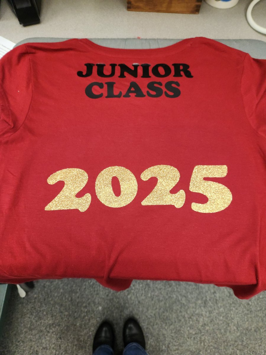 North_JL's tweet photo. Working on spirit shirts in the GHS Library! Love these! https://t.co/6kVeyrTeH9